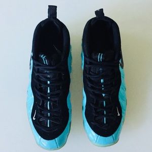 sky blue foamposites